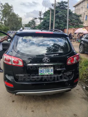 Hyundai Santa Fe 2012 Black