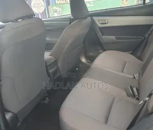 Toyota Corolla LE (1.8L 4cyl 2A) 2018 Black