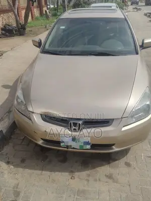 Honda Accord 2004 Gold