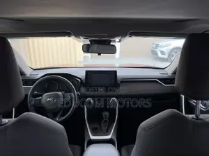 Toyota RAV4 XLE AWD 2019 Red
