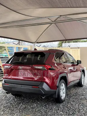 Toyota RAV4 XLE AWD 2019 Red