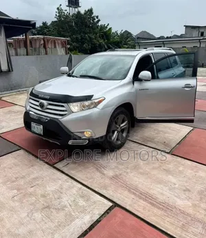 Toyota Highlander 2012 Silver