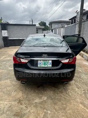 Hyundai Sonata 2011 Black