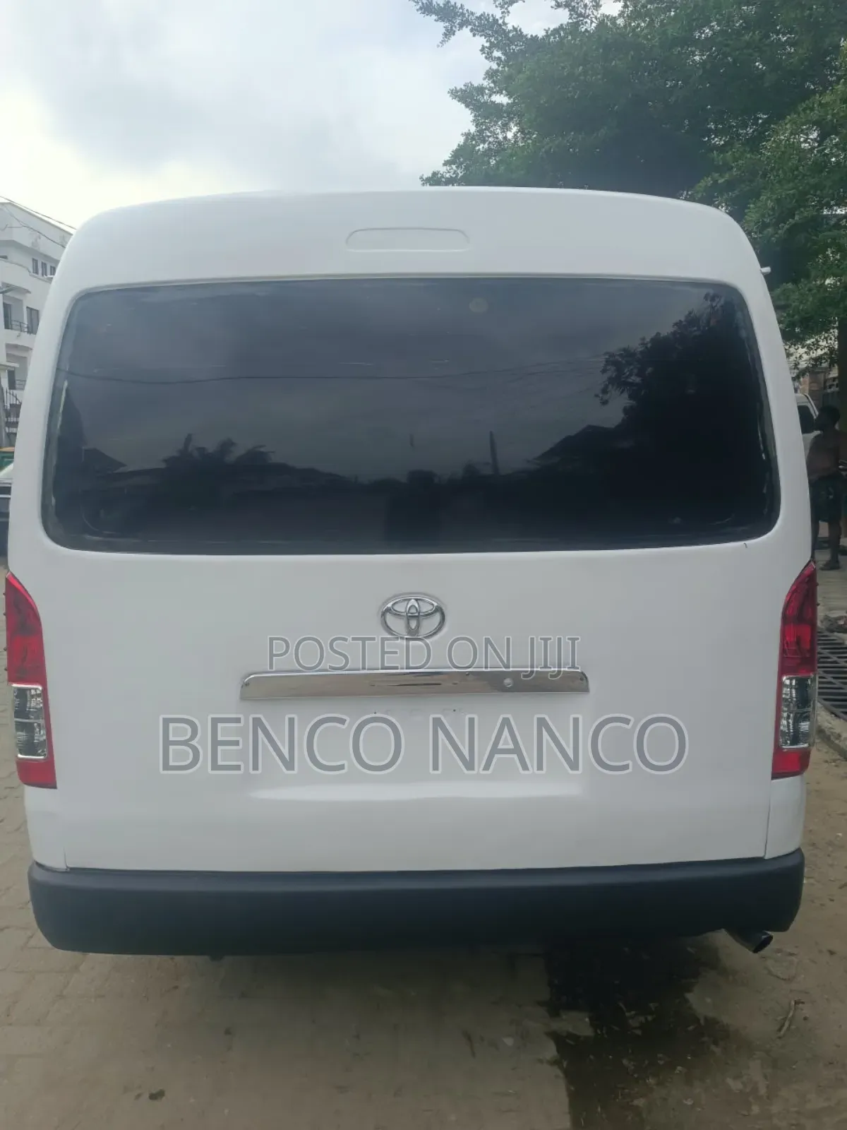Toyota HiAce 2015 White
