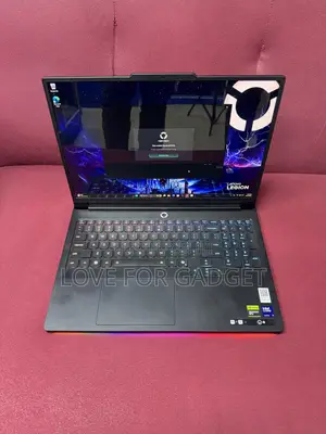 Laptop Lenovo Legion Pro 7 32GB Intel Core Ultra 9 SSD 2T