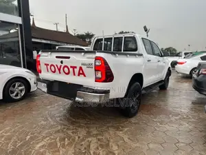 Toyota Hilux 2016 White