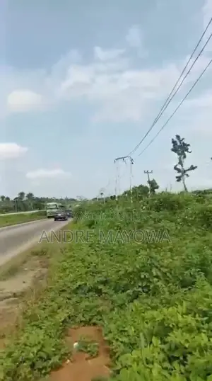 1 Acre of Land (6plots)