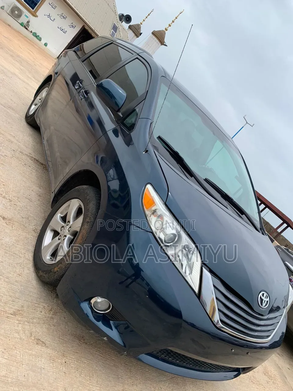 Toyota Sienna LE 7 Passenger Mobility 2011 Blue