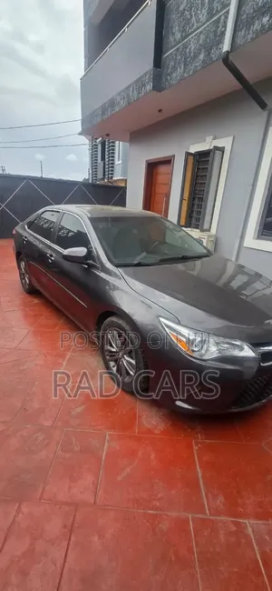 Toyota Camry SE 4dr Sedan (2.5L 4cyl 6A) 2017 Gray