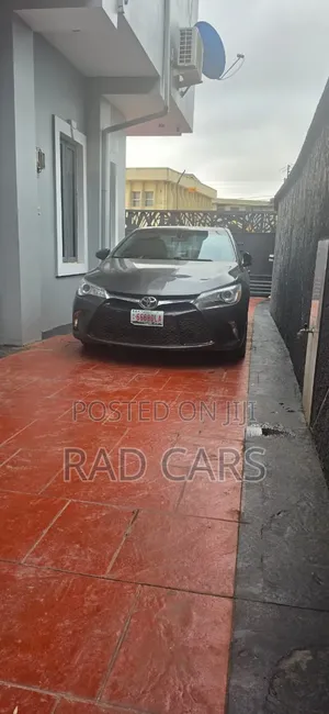 Toyota Camry SE 4dr Sedan (2.5L 4cyl 6A) 2017 Gray