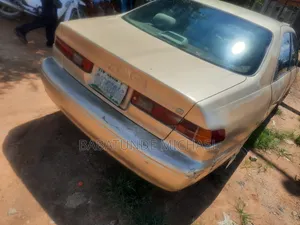 Toyota Camry Automatic 1999 Gold