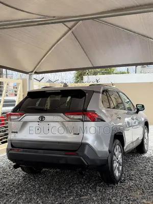 Toyota RAV4 XLE AWD 2024 Gray