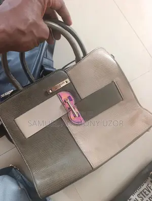 I Want to Sell This Five Handbags for That Price