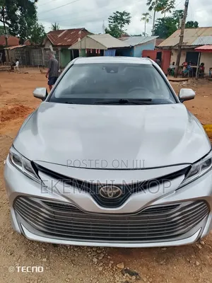 Toyota Camry LE FWD (2.5L 4cyl 8AM) 2018 Silver
