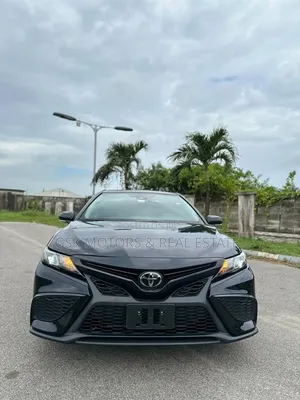 Toyota Camry SE 2024 Black