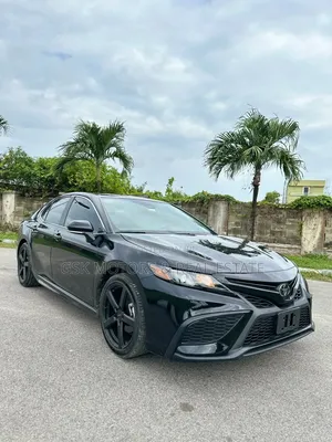 Toyota Camry SE 2024 Black