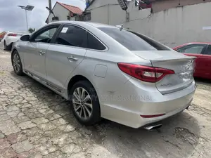 Hyundai Sonata Sport Sedan FWD (2.4L 4cyl 6A) 2016 Silver