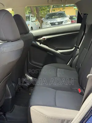 Toyota Matrix XRS Hatchback FWD (2.4L 4cyl 5A) 2010 Blue