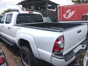 Toyota Tacoma 2008 White