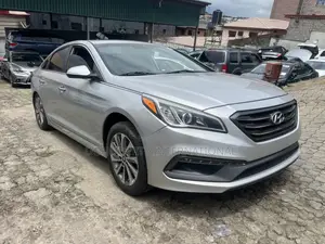 Hyundai Sonata Sport Sedan FWD (2.4L 4cyl 6A) 2016 Silver