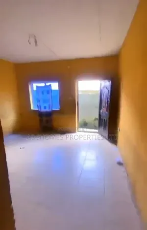 1bdrm Bedsitter in New Garage / Gbagada for rent