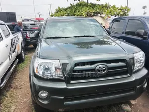 Toyota Tacoma 2009 Green
