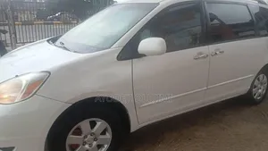 Toyota Sienna 2006 White