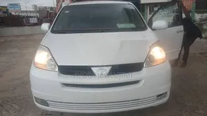 Toyota Sienna 2006 White