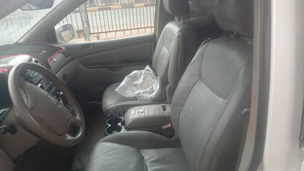 Toyota Sienna 2006 White