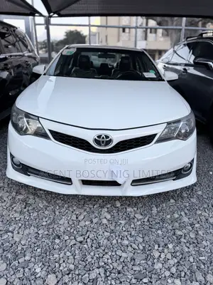 Toyota Camry SE 4dr Sedan (2.5L 4cyl 6A) 2014 Black