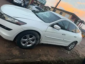 Honda Crosstour 3.5 FWD 2011 White