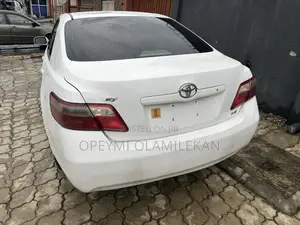 Toyota Camry LE 4dr Sedan (2.4L 4cyl 5A) 2007 White