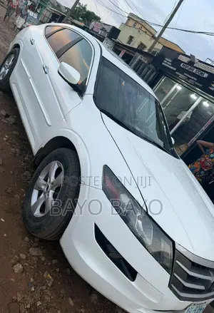 Honda Crosstour 3.5 FWD 2011 White