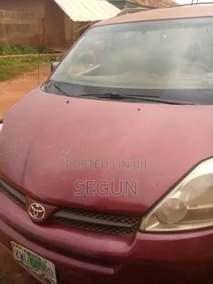 Toyota Sienna LE FWD 2006 Red