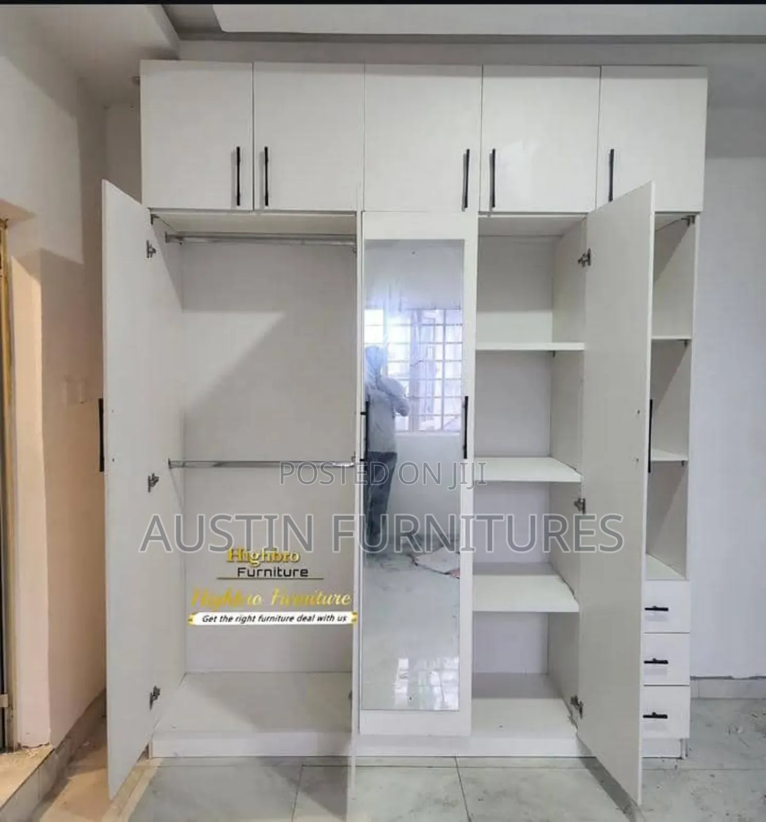 Bouyant 6ft by 8ft Wardrobe With Mirror