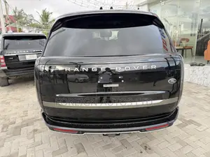 Land Rover Range Rover P530 SE LWB 7 Seat 2023 Black