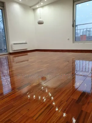 Wooden Floor Gap Filling and Joint Finishing