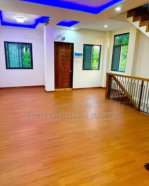 Wooden Floor Colour Staining and Finish Application