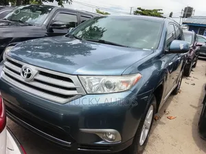 Toyota Highlander 2013 Blue