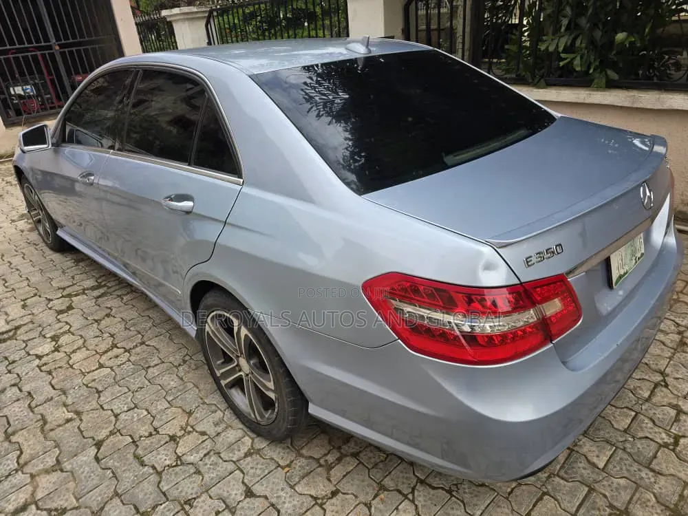 Mercedes-Benz E350 2012 Blue
