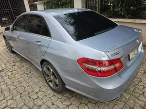 Mercedes-Benz E350 2012 Blue