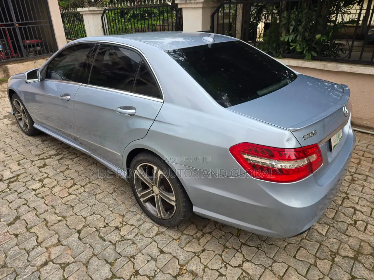 Mercedes-Benz E350 2012 Blue