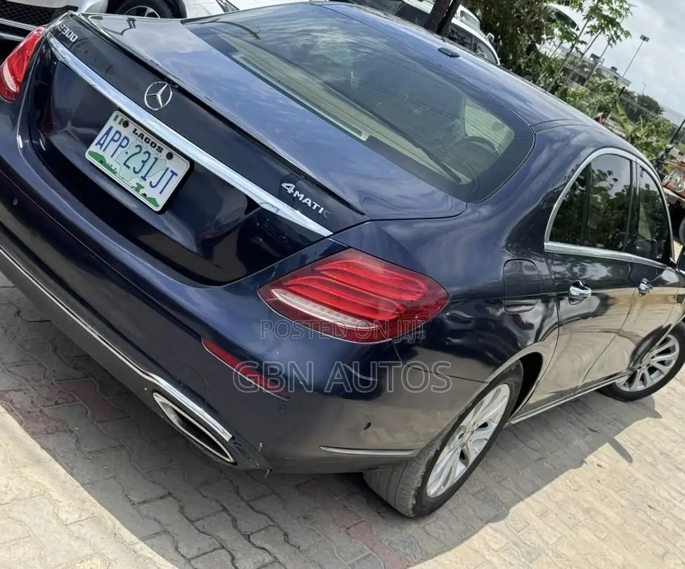 Mercedes-Benz E300 2018 Blue