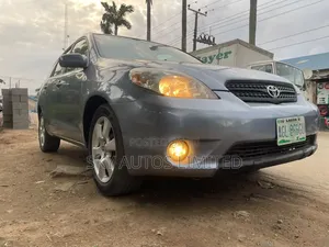 Toyota Matrix Hatchback AWD (1.8L 4cyl 4A) 2005 Blue