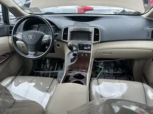 Toyota Venza 2011 Gold