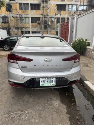 Hyundai Elantra 2020 Silver