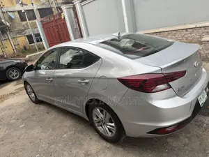 Hyundai Elantra 2020 Silver