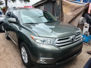 Toyota Highlander 2012 Green