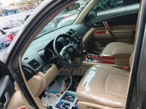 Toyota Highlander 2012 Green