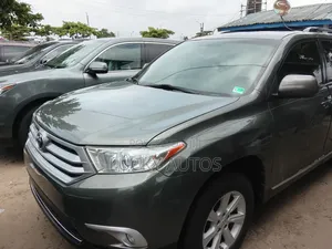 Toyota Highlander 2012 Green